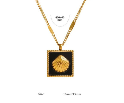 Golden Clam Motif Necklace