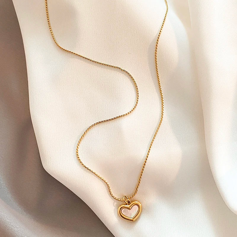 Una Heart in Pearl Necklace